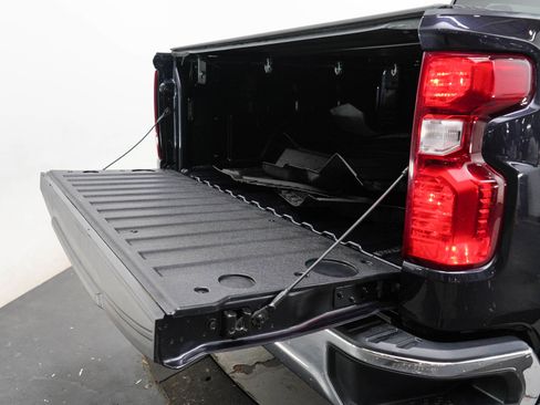 Used 2023 Chevrolet Silverado 1500 LT AWD/4WD image 9