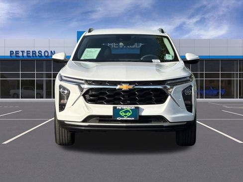 Used 2024 Chevrolet Trax LT FWD image 9
