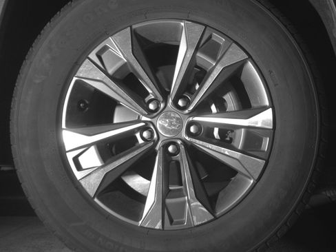 Used 2025 Chevrolet Equinox LT FWD image 13