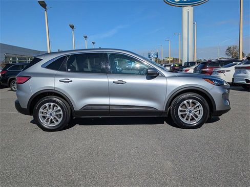 Certified 2021 Ford Escape SE w/ Cold Weather Package image 3