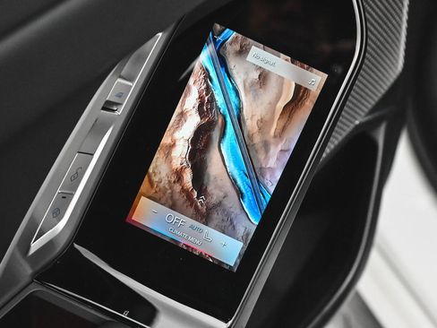 Used 2023 BMW 760i xDrive image 19