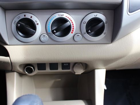 Used 2011 Toyota Tacoma 4x4 Double Cab image 23