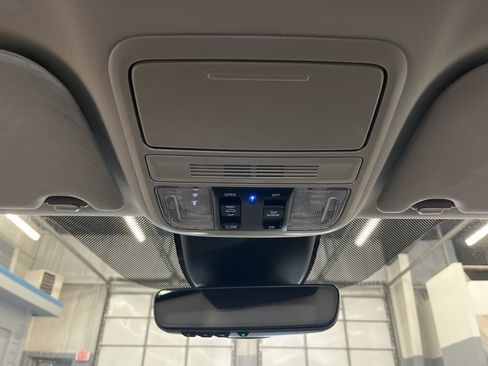 Used 2025 Honda Odyssey Touring image 27