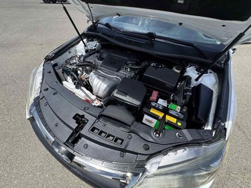 Used 2017 Toyota Camry SE w/ Moonroof Package FWD image 38