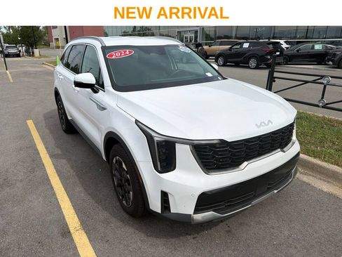 Used 2024 Kia Sorento S FWD image 1