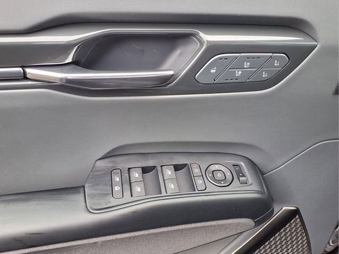 New 2026 Kia EV9 Land image 16