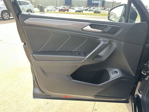 Used 2022 Volkswagen Tiguan SE R-Line image 22