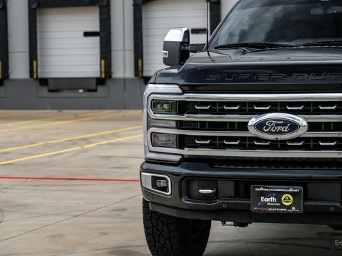 Used 2024 Ford F350 Platinum w/ Tremor Off-Road Package AWD/4WD image 29
