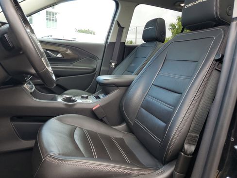 Used 2022 GMC Terrain Denali w/ LPO, Floor Liner Package AWD/4WD image 21