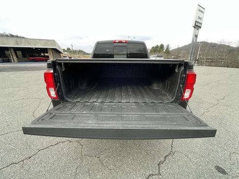 Used 2017 Chevrolet Silverado 1500 High Country image 11