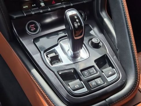 Used 2019 Jaguar F-TYPE SVR image 27