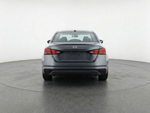 Used 2025 Nissan Altima 2.5 SV FWD image 7
