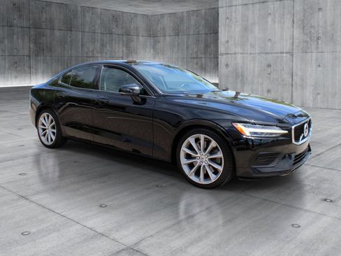 Used 2020 Volvo S60 T6 Momentum AWD/4WD image 7