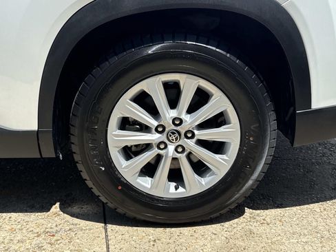 Used 2024 Toyota Grand Highlander FWD image 4