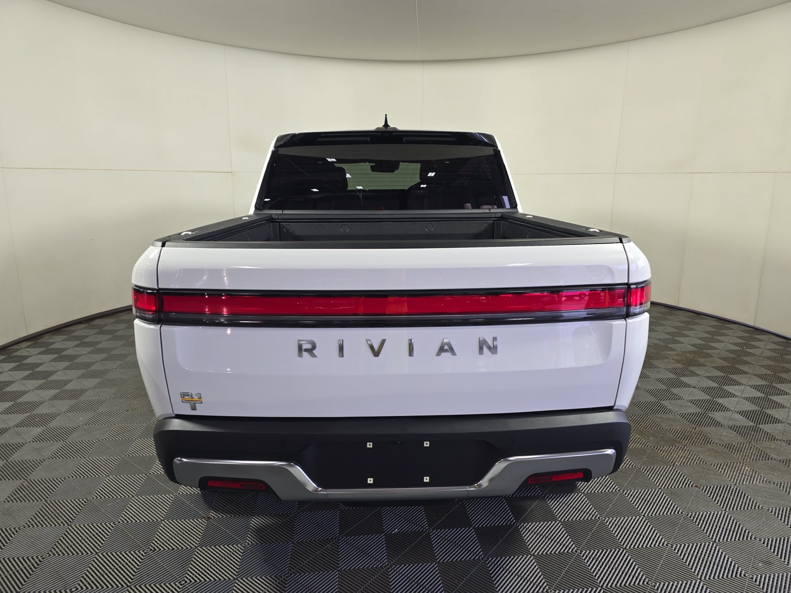 Used 2023 Rivian R1T Adventure Quad AWD/4WD image 4