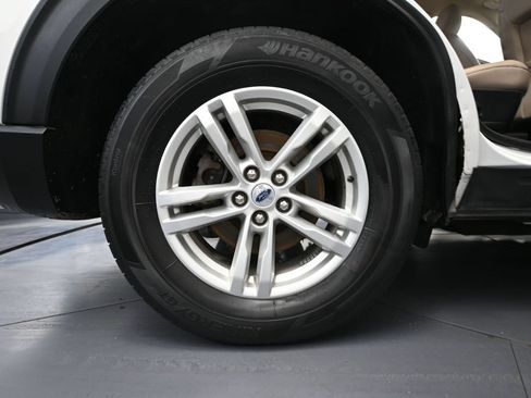 Used 2022 Ford Explorer XLT AWD/4WD image 15