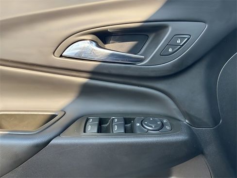 Used 2024 Chevrolet Equinox LT image 21