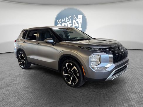 Used 2022 Mitsubishi Outlander SE AWD/4WD image 1