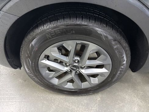 Used 2023 Kia Telluride LX image 27