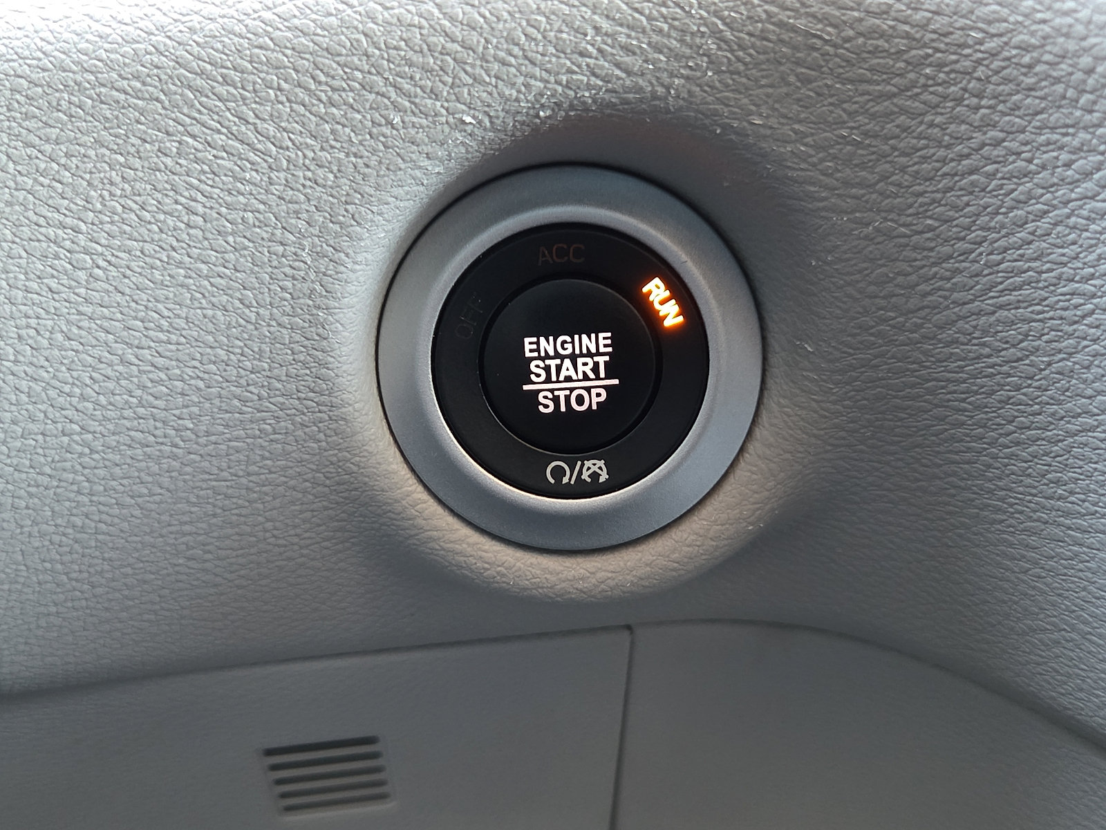 Used 2023 Chrysler Pacifica Touring-L FWD image 19