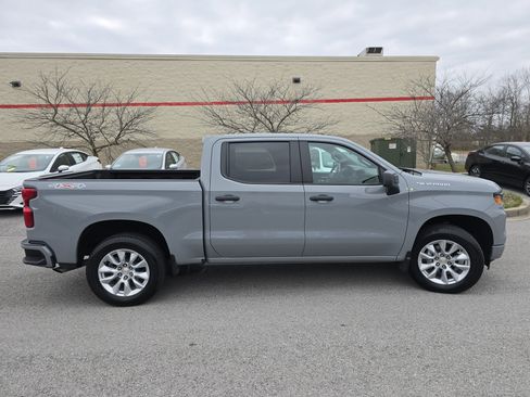 Used 2024 Chevrolet Silverado 1500 Custom image 14