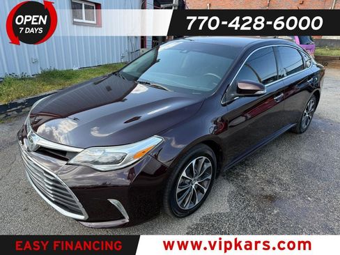 Used 2017 Toyota Avalon XLE image 1