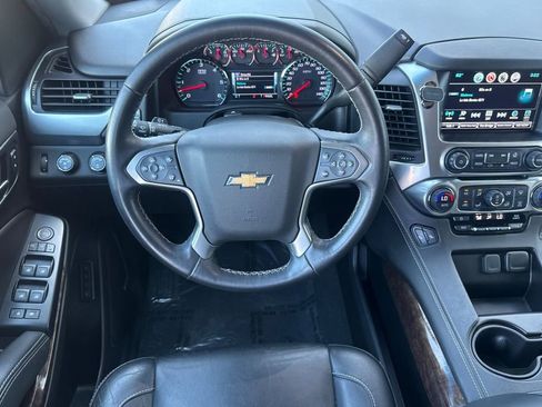 Used 2019 Chevrolet Tahoe LT w/ Luxury Package AWD/4WD image 13