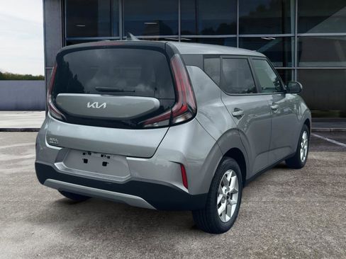 Used 2024 Kia Soul LX w/ Option Group 015 FWD image 5