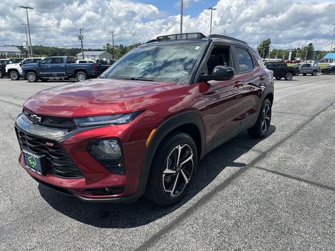 Certified 2023 Chevrolet TrailBlazer RS w/ Sun and Liftgate Package AWD/4WD image 3