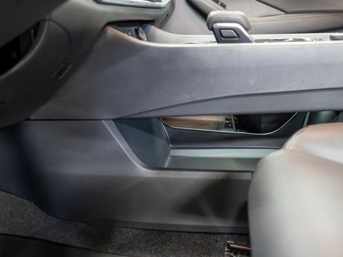 Used 2025 Nissan Rogue SV w/ SV Premium Package image 23