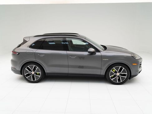 New 2026 Porsche Cayenne E-Hybrid image 8