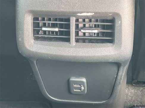 Used 2023 GMC Terrain SLE w/ Driver Convenience Package image 17