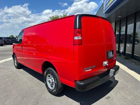 Used 2019 GMC Savana 3500 w/ Driver Convenience Package RWD image 5