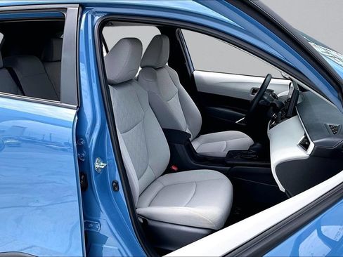 Certified 2026 Toyota Corolla Cross LE FWD image 32