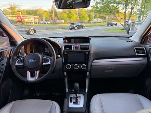 Used 2017 Subaru Forester 2.5i Premium w/ All-Weather Package AWD/4WD image 11