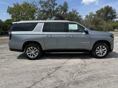 New 2026 Chevrolet Suburban Premier image 6