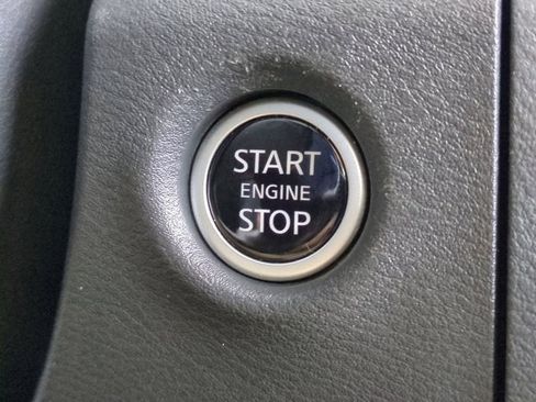 Used 2025 Nissan Frontier SV image 26