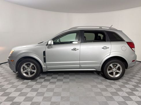 Used 2012 Chevrolet Captiva Sport LT w/ Convenience Package FWD image 2