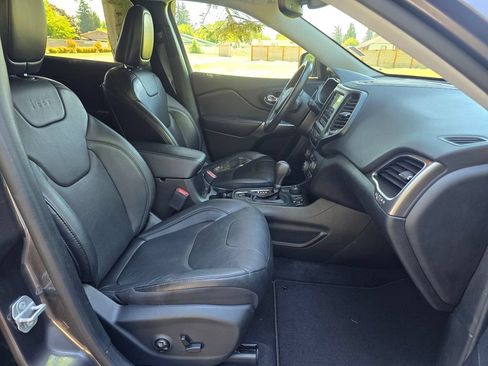 Used 2021 Jeep Cherokee Latitude Lux w/ Sun & Sound Group AWD/4WD image 21