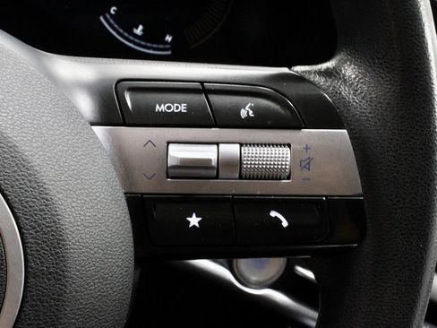 Used 2025 Hyundai Tucson SE FWD image 28