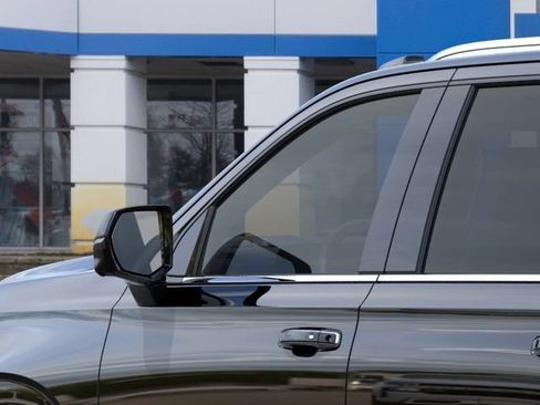 New 2026 Chevrolet Suburban Premier AWD/4WD image 12