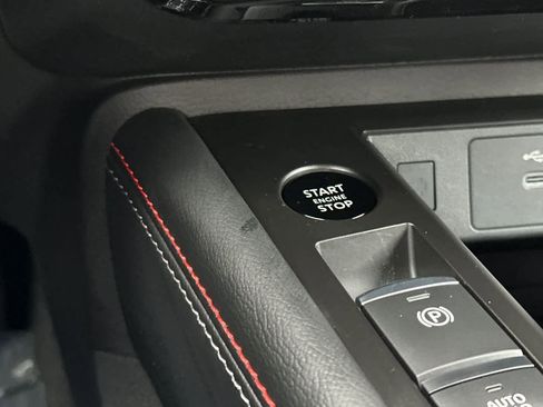 New 2026 Nissan Kicks SR image 22