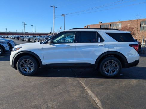 New 2026 Ford Explorer Active w/ Active Comfort Package image 6