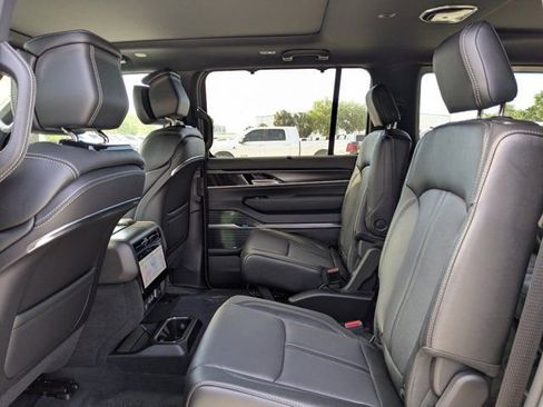 New 2026 Jeep Grand Wagoneer Summit w/ Premium Group III AWD/4WD image 14