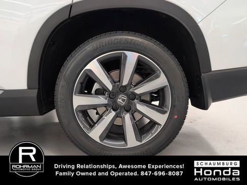 New 2025 Honda Pilot Touring image 5