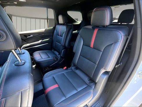 Used 2024 Chevrolet Traverse RS w/ LPO, Floor Liner Package AWD/4WD image 21