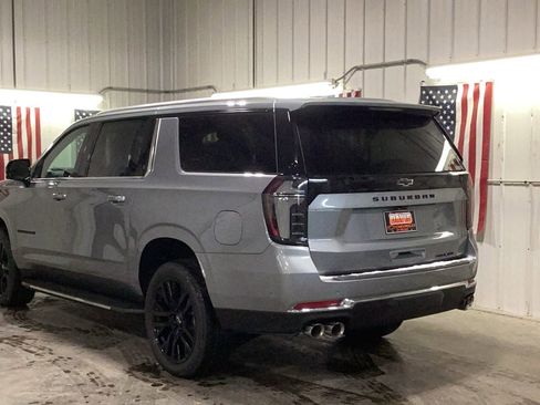New 2026 Chevrolet Suburban Premier image 4