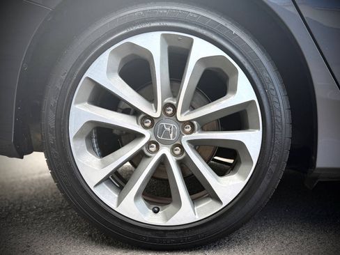 Used 2015 Honda Accord Sport image 14