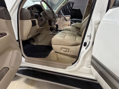 Used 2006 Toyota Land Cruiser image 18