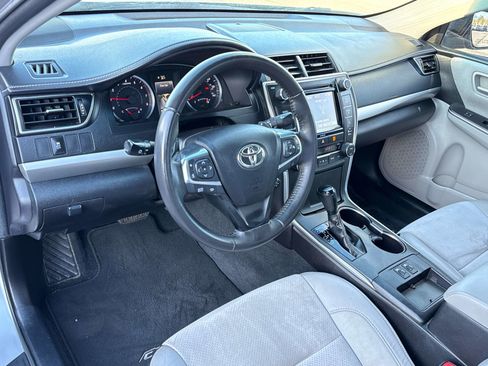 Used 2017 Toyota Camry XSE image 10